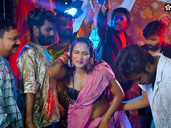 Desi Bihari Aunty StarSudipa heads kinky with nude dance, gang-bang, and popshots in Live All Men