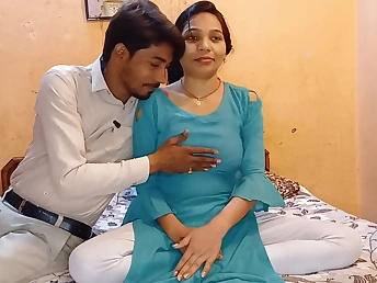 Satisfy your longing for desi coition with a pregnant Indian babe & their way snug tits