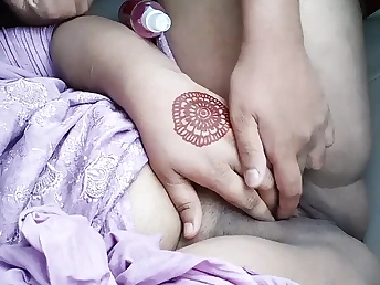 Desi beauty Roshni-Atif ravages cab driver's rigid fuckpole in red-hot Indian passenger act