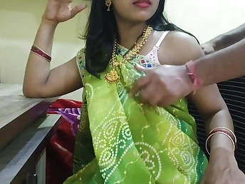 Mumbai Ashu gets her Indian vulva ruined by firm-core office manager in super super-hot homemade vid