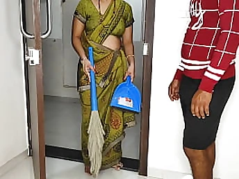 Gorgeous Komal and Goldx get romped hard in doggie at the door