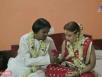 Watch Smita and Baar 095's Desi wedding night with a banglilynx twist!
