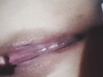 Observe this Indian COUGAR with a cock-squeezing honeypot get her mitts on humid vag