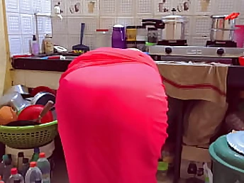 Son's Glory Ctesque Step-mother Gets Her Honeypot Crammed & Her Hatch Ruined in Very first-ever Step-mommy Glory C