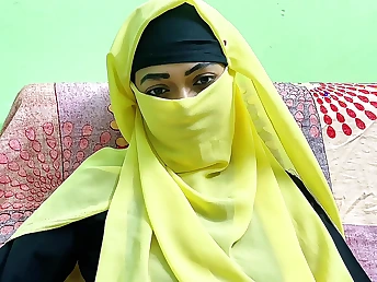 Desi Aunty's day-dreamer fucky-fucky vid with say no to spouse