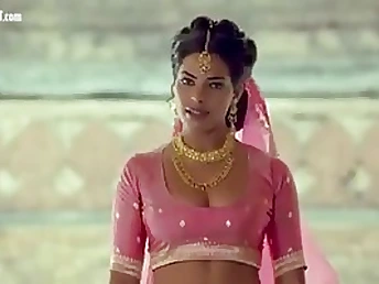 Supah-Splendid Indian dame had a supah super-fucking-hot ravage-out affair with a dude who is not her spouse