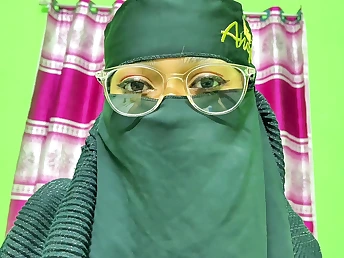 Desi aunty gets roughed up and sucks like a pro surrounding rough Indian sex video