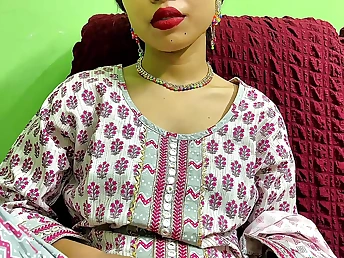 Watch my Indian stepmom's mean ass approximately a hard pounding plus a happy accomplishing in doggy style