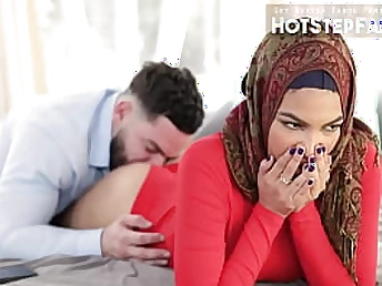 Maya Farrell's ultra-kinky dick-deep-throating venture - Very first-timer with yam-sized milk cans & meaty globes