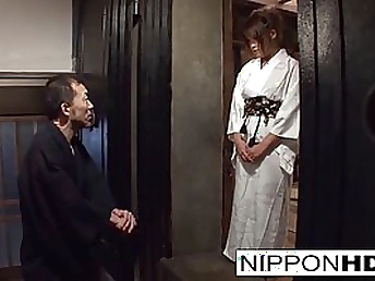Chinese in a kimono gets hairy pussy hole frigged