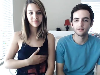 Uber-sexy camwhore and her bf fucks on cam