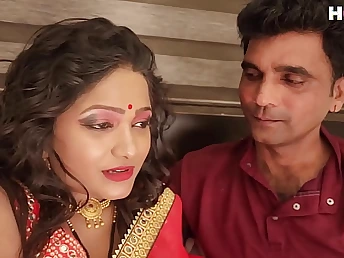 Super-steamy Indian COUGAR IndianNikdelhi wails while possessions her accompanied by contraband boinked by her hubby's consort with