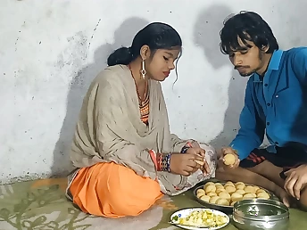 Watch this hot chick obtain her stingy pussy drilled fixed take Panipuri kha kar maza aa gaya uske baad ch