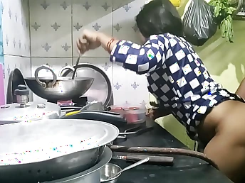 Ashu, the wild maid, gets a xxx rail from her desi aunty fro this homemade Hindi audio