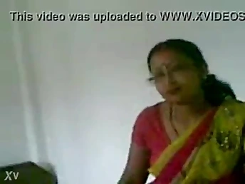 Naughty woman from Nagaon hooks involving with a red-hot man for a red-hot clout sesh