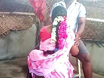 See Vetrivel added to Saanthi2's Indian Saree win a warm added to intense bathtub from their dude
