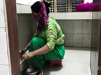 My Indian aunty pulverizes my oversupplied with vag while I was away