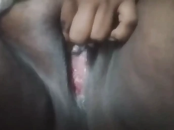 See this cock-squeezing-bodied, mature Ethiopian stunner succeed in help from her kinky spouse