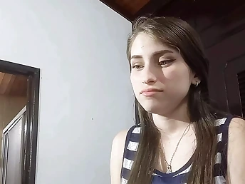 My stepsister's inexperienced face begs for my permanent cock upon satisfy her needs